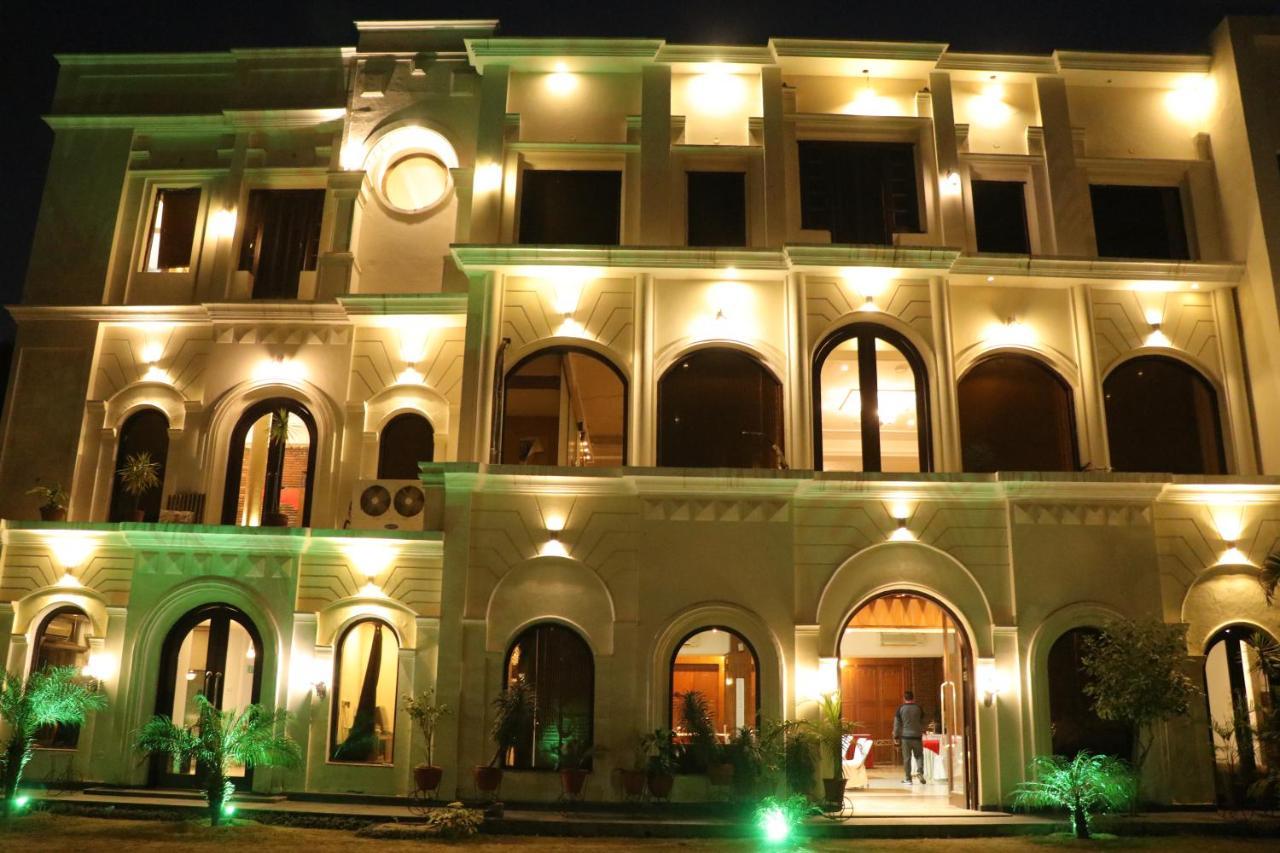 Hotel Pushap Palace Patiāla 外观 照片