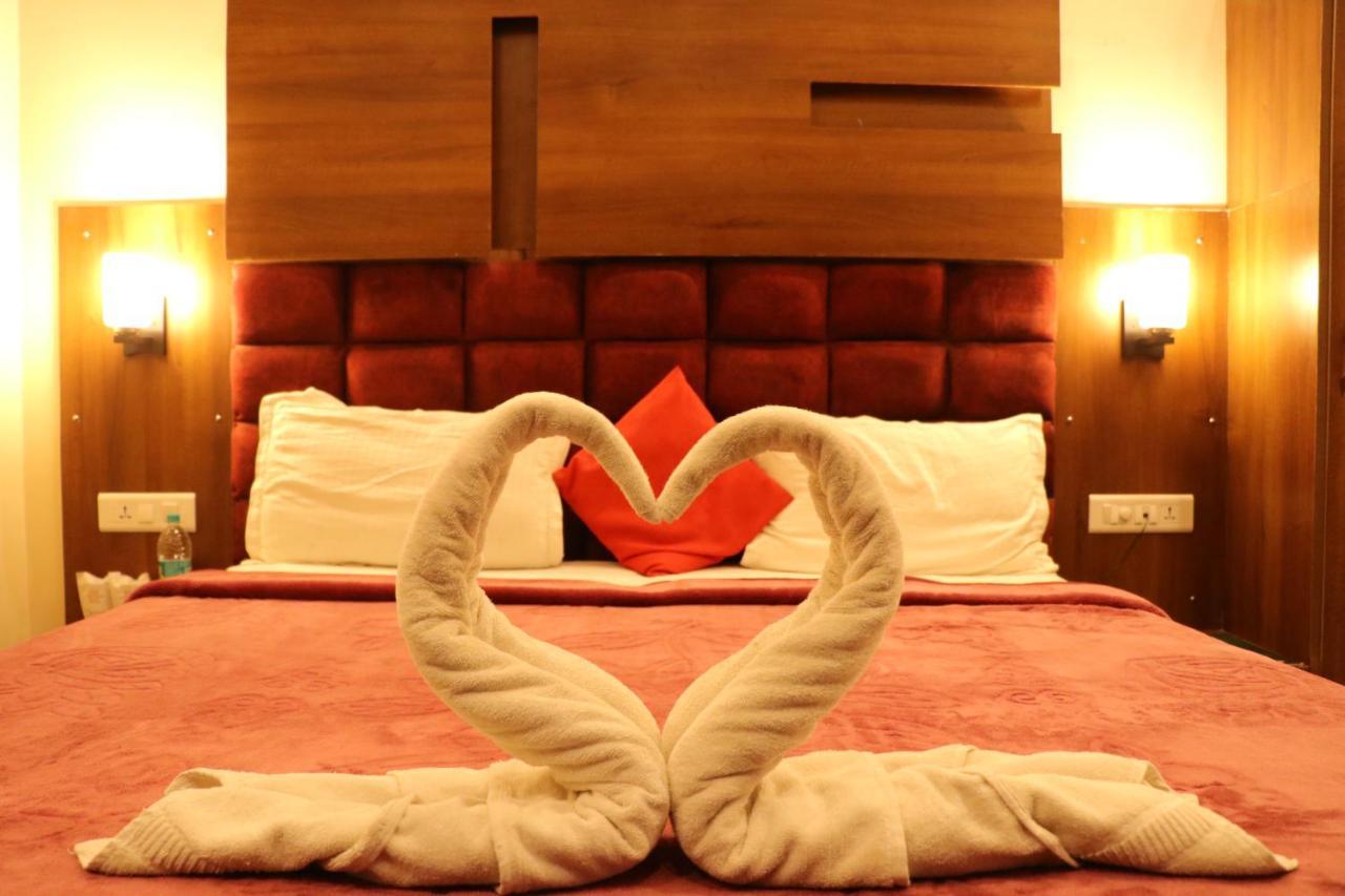 Hotel Pushap Palace Patiāla 外观 照片