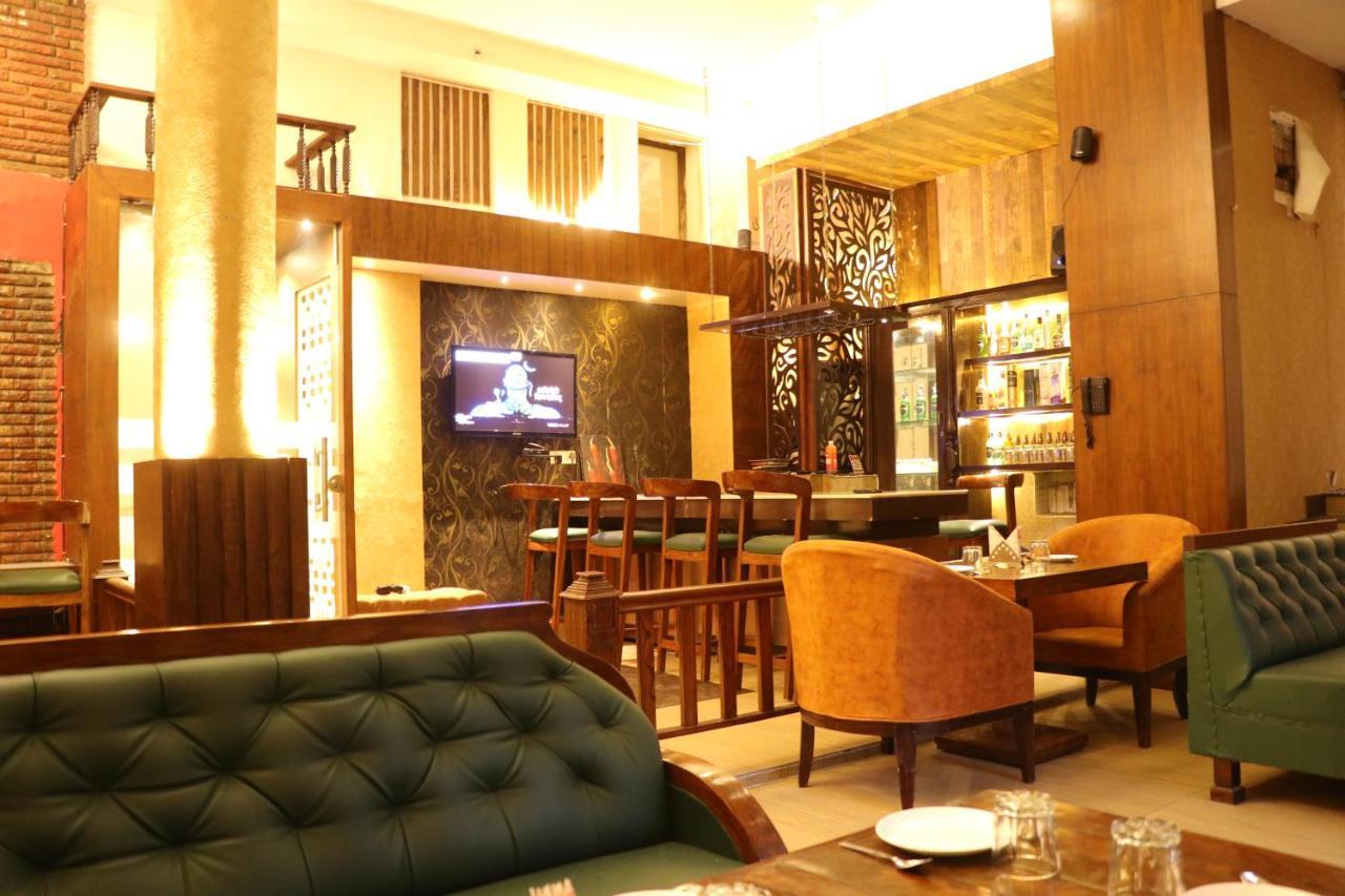 Hotel Pushap Palace Patiāla 外观 照片