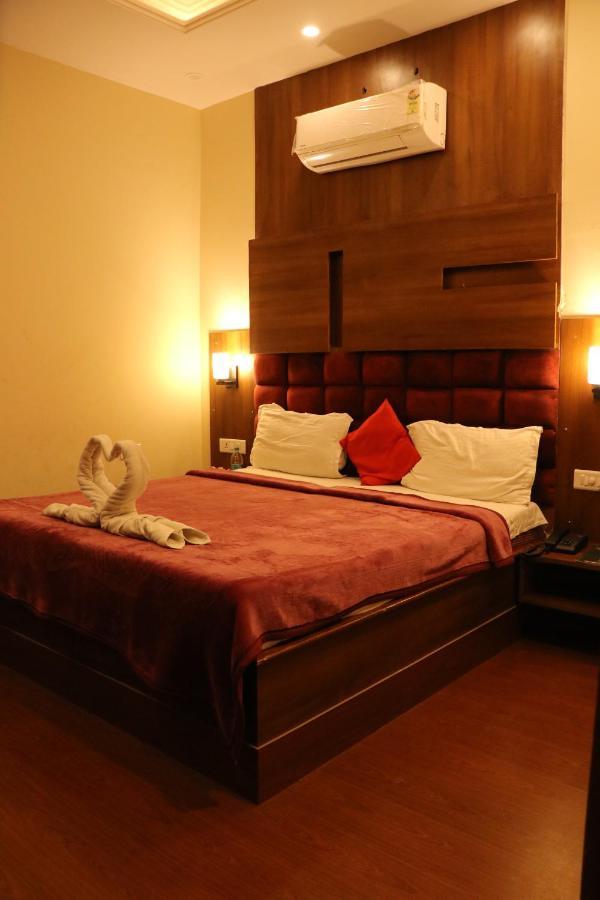 Hotel Pushap Palace Patiāla 外观 照片