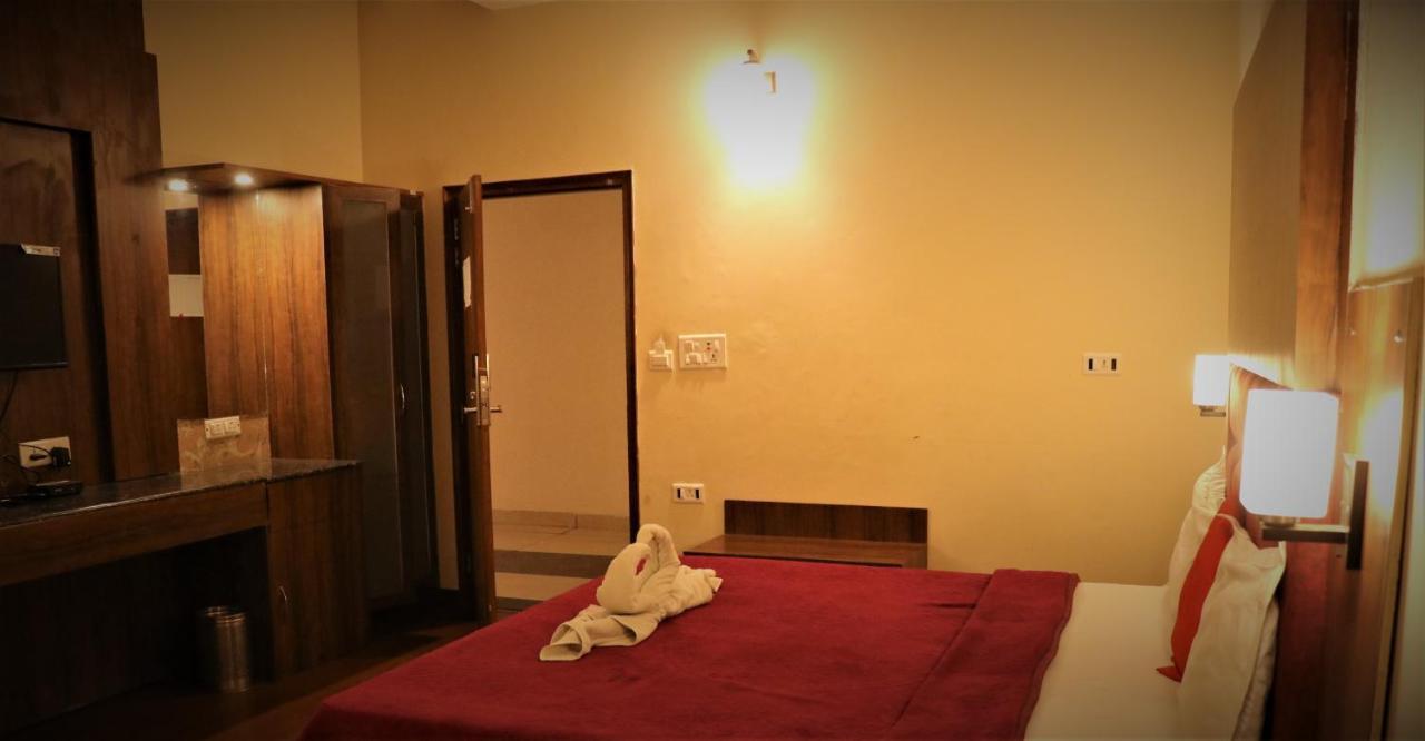 Hotel Pushap Palace Patiāla 外观 照片