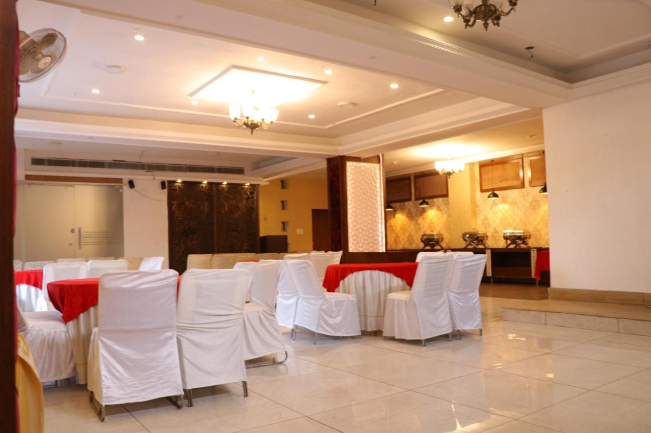 Hotel Pushap Palace Patiāla 外观 照片