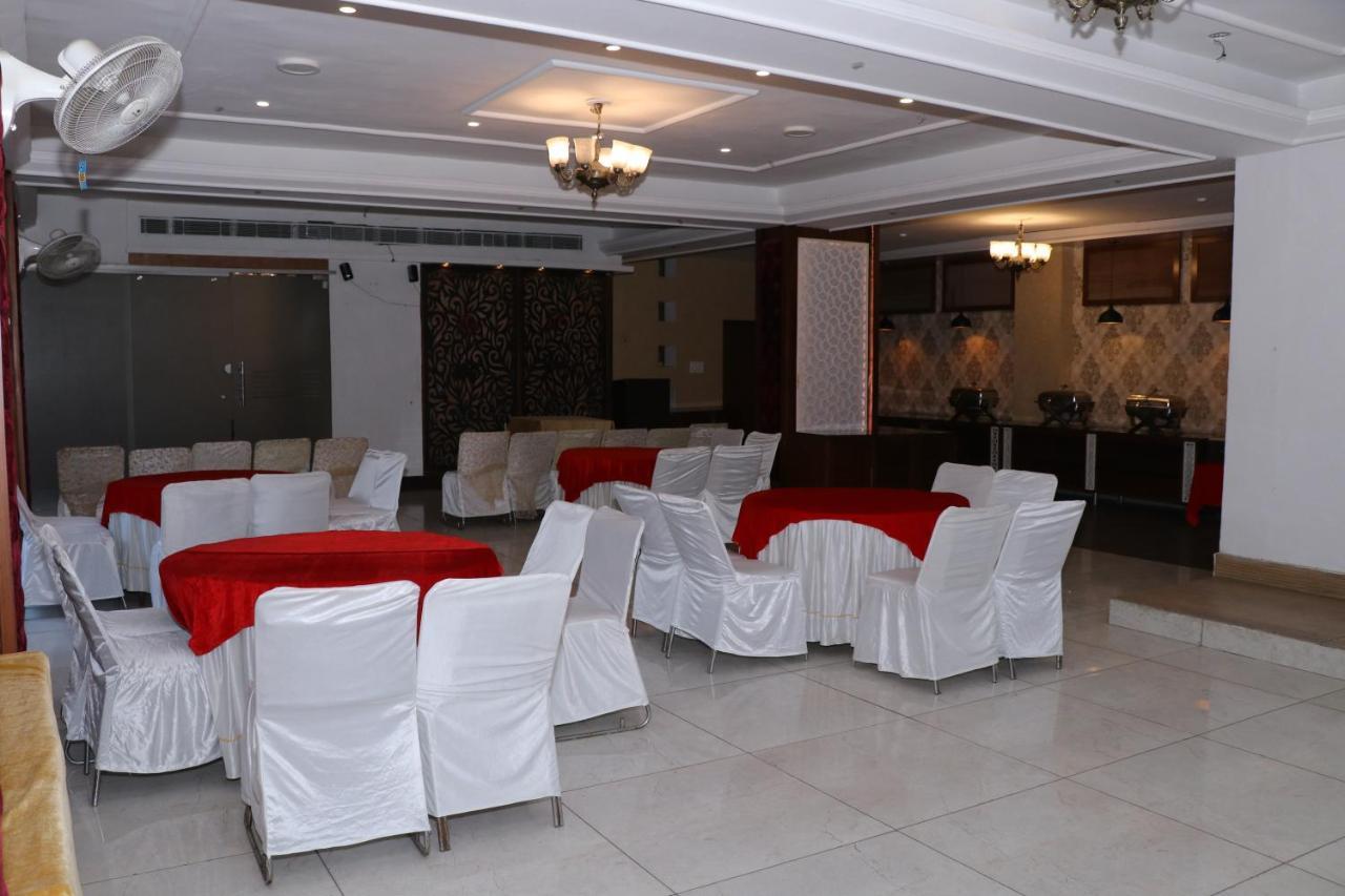 Hotel Pushap Palace Patiāla 外观 照片