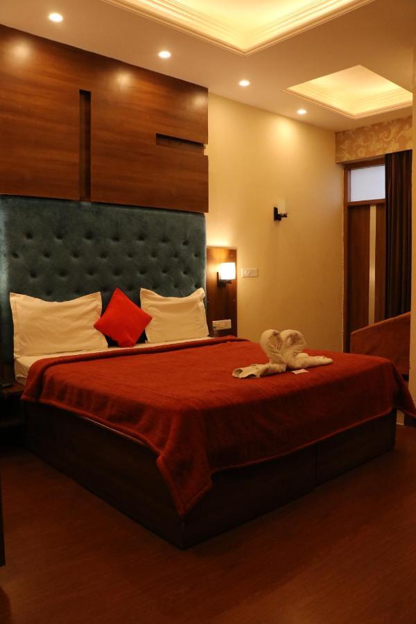 Hotel Pushap Palace Patiāla 外观 照片
