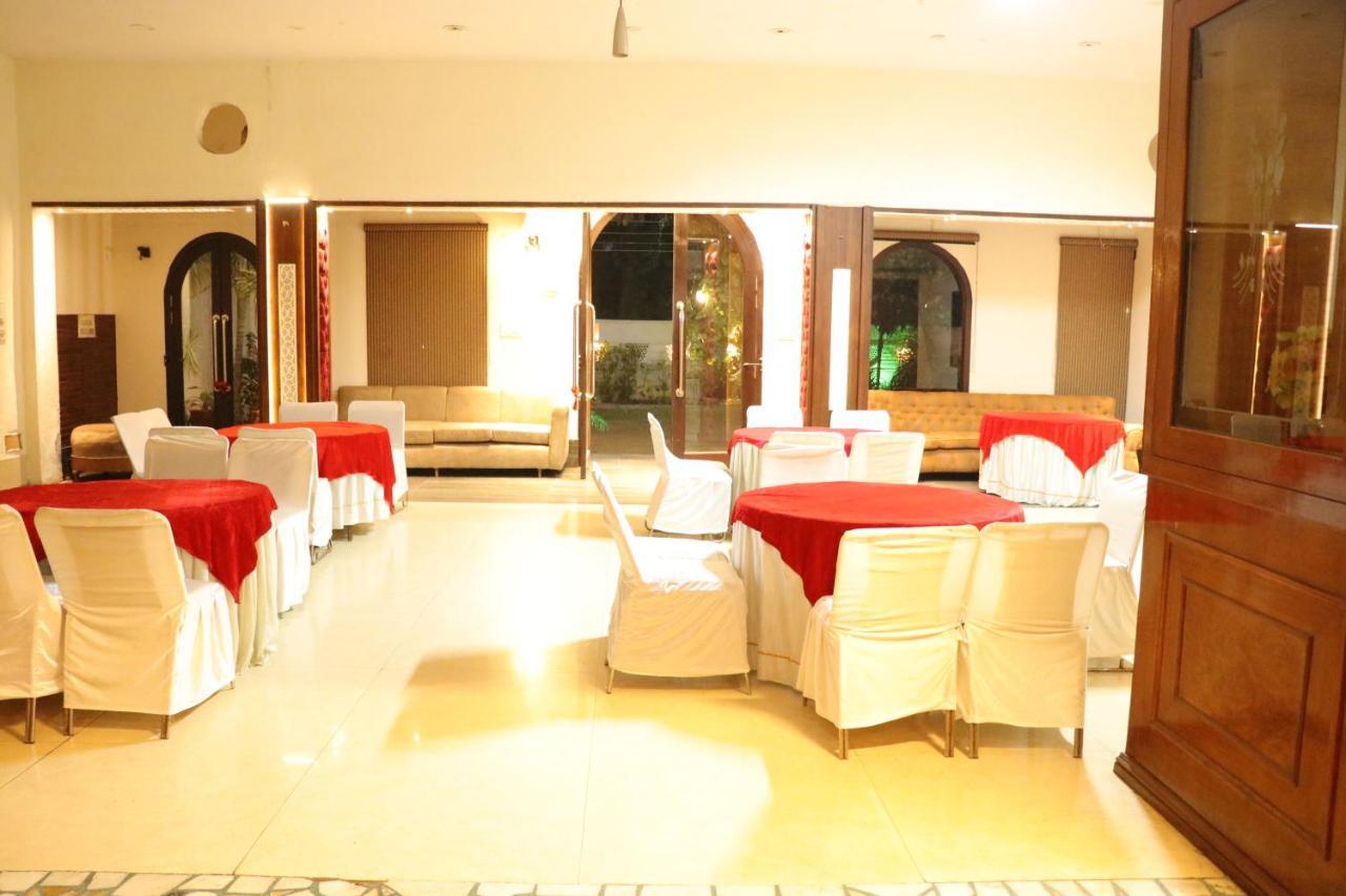 Hotel Pushap Palace Patiāla 外观 照片